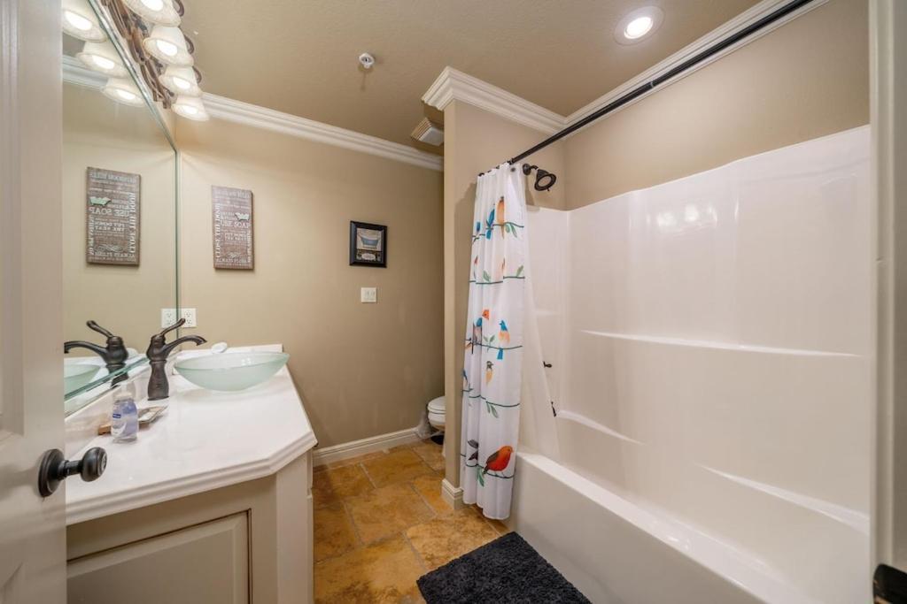 Views!! Luxury Condo W/Gourmet Kitchen, Breathtaking Views Lake Hamilton Экстерьер фото