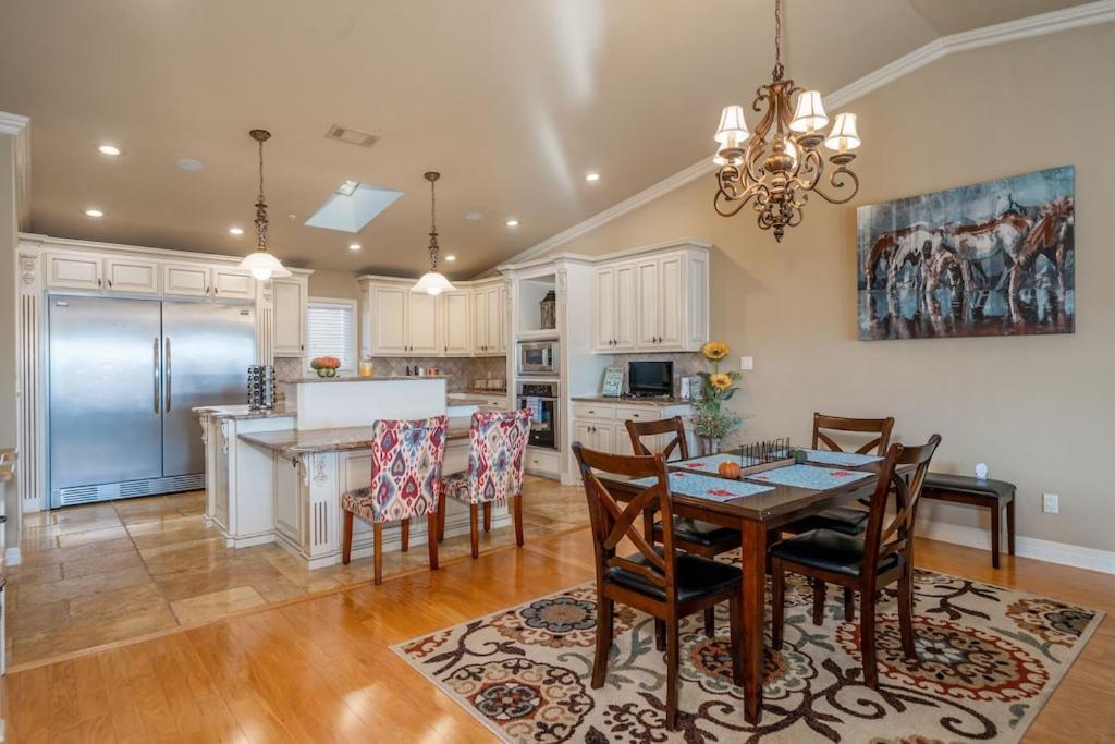 Views!! Luxury Condo W/Gourmet Kitchen, Breathtaking Views Lake Hamilton Экстерьер фото